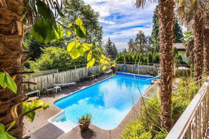 Photo 3 at 4535 Mountain Highway, Lynn Valley, North Vancouver