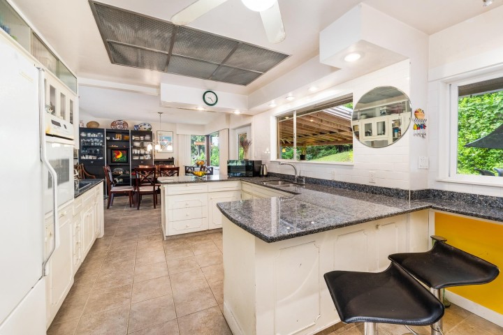 Photo 11 at 4535 Mountain Highway, Lynn Valley, North Vancouver