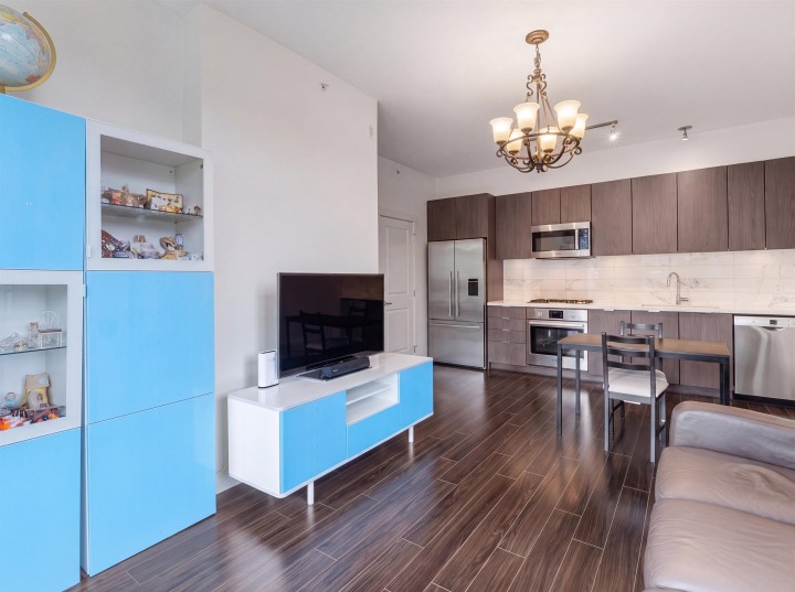 Photo 4 at 301 - 3168 Riverwalk Avenue, Vancouver East