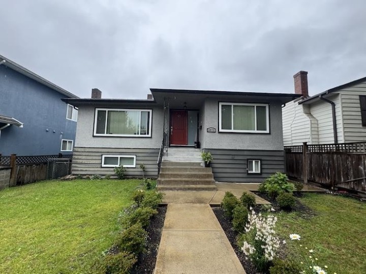 Photo 1 at 2873 E 54th Avenue, Killarney VE, Vancouver East