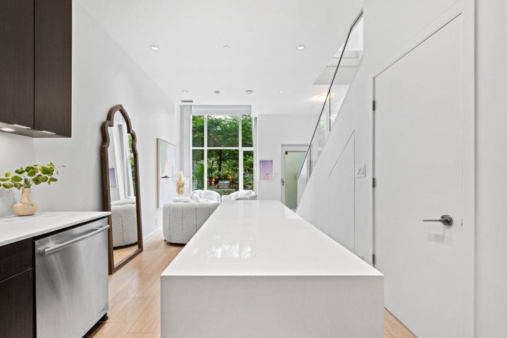 Photo 12 at 141 E 1st Avenue, Mount Pleasant VE, Vancouver East