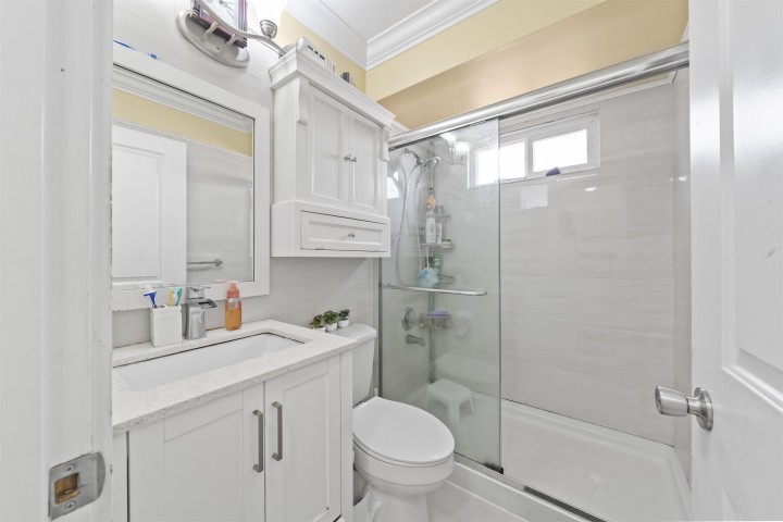 Photo 22 at 638 E 61st Avenue, South Vancouver, Vancouver East