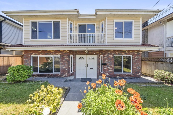 Photo 1 at 638 E 61st Avenue, South Vancouver, Vancouver East