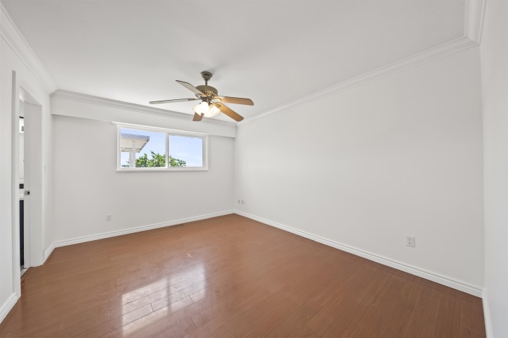 Photo 9 at 638 E 61st Avenue, South Vancouver, Vancouver East