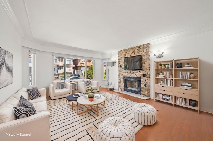 Photo 4 at 638 E 61st Avenue, South Vancouver, Vancouver East