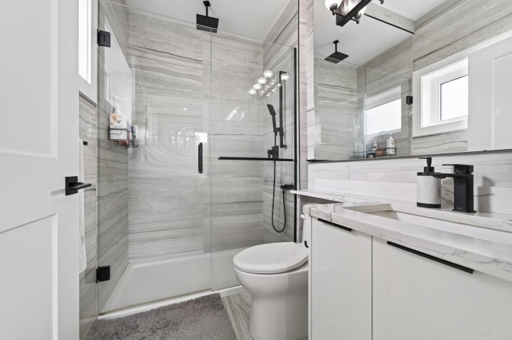 Photo 15 at 5835 Clarendon Street, Killarney VE, Vancouver East