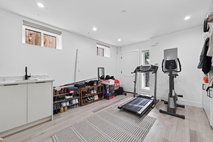 Photo 21 at 5835 Clarendon Street, Killarney VE, Vancouver East