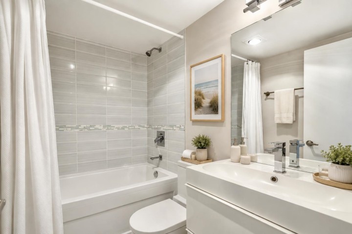 Photo 20 at 14 - 939 W 7th Avenue, Fairview VW, Vancouver West