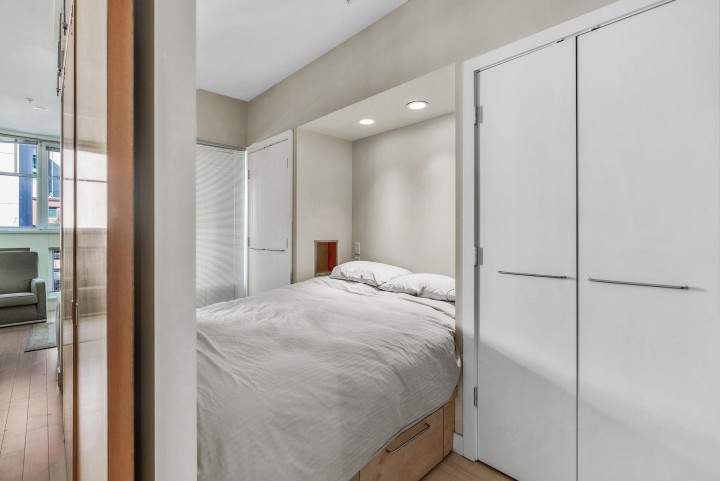 Photo 17 at 402 - 1072 Hamilton Street, Yaletown, Vancouver West