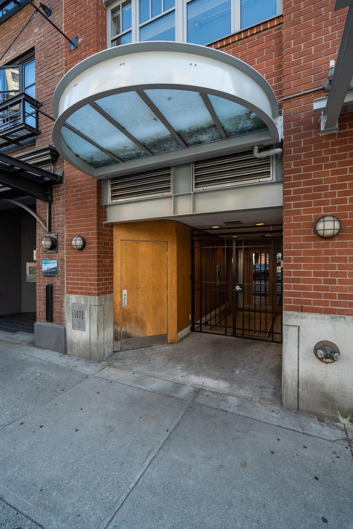 Photo 20 at 402 - 1072 Hamilton Street, Yaletown, Vancouver West