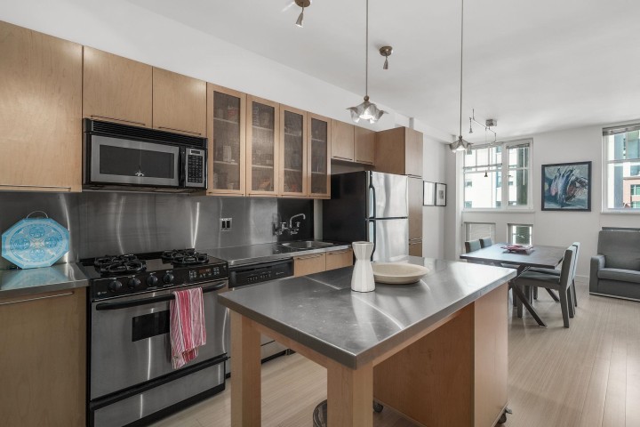 Photo 4 at 402 - 1072 Hamilton Street, Yaletown, Vancouver West