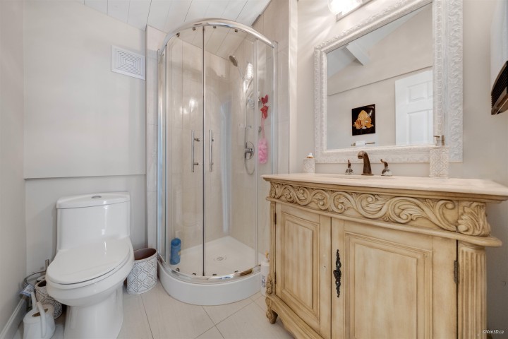 Photo 17 at 3870 Emerald Drive, Edgemont, North Vancouver