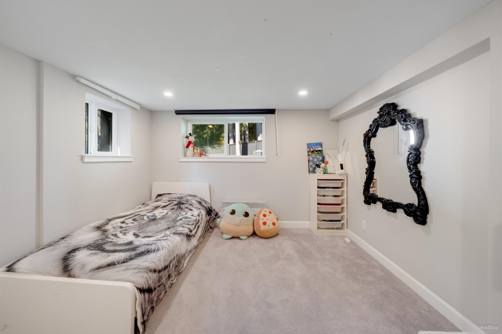 Photo 34 at 3870 Emerald Drive, Edgemont, North Vancouver