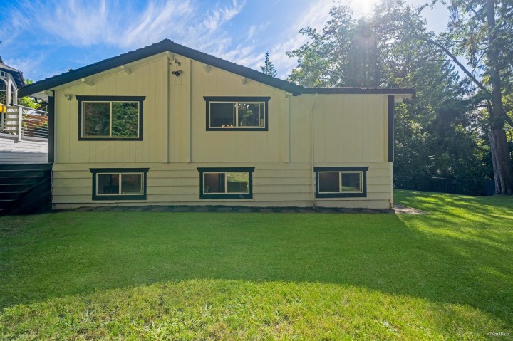 Photo 38 at 3870 Emerald Drive, Edgemont, North Vancouver