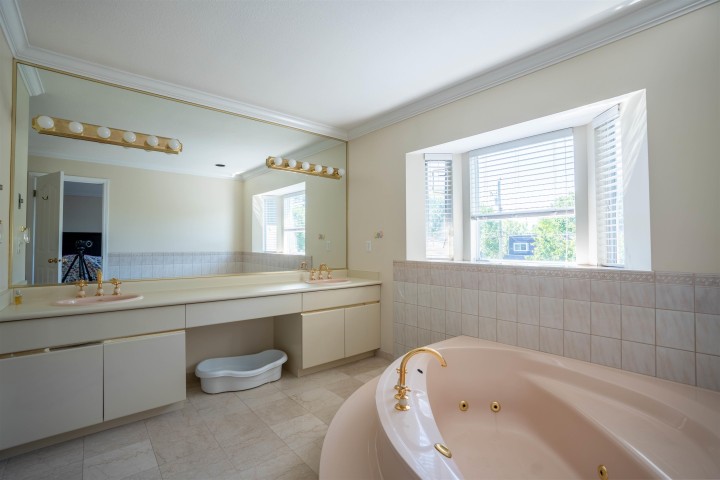 Photo 12 at 1618 W 62nd Avenue, South Granville, Vancouver West