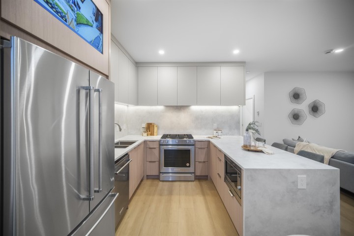 Photo 6 at 1 - 3623 Triumph Street, Vancouver East