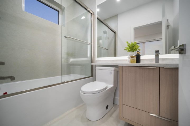 Photo 12 at 1 - 3623 Triumph Street, Vancouver East