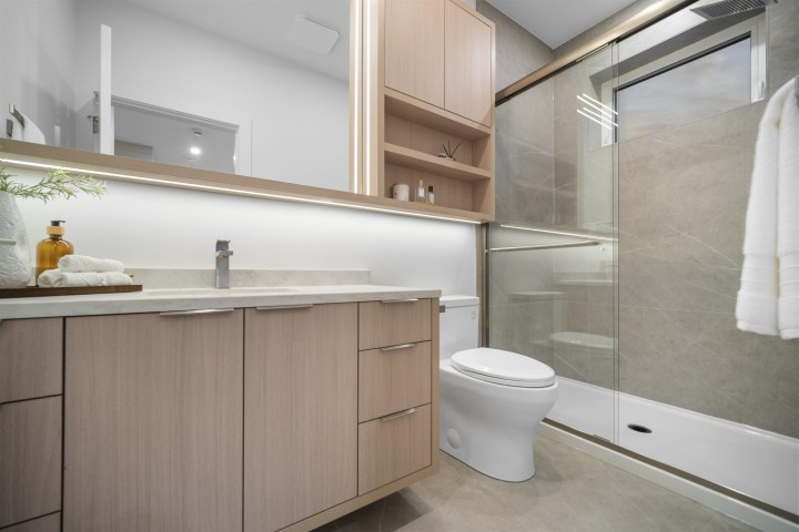 Photo 9 at 1 - 3623 Triumph Street, Vancouver East