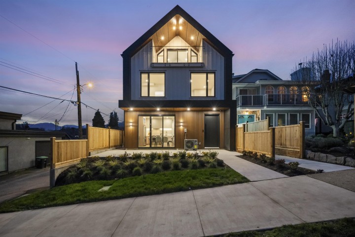 Photo 24 at 1 - 3623 Triumph Street, Vancouver East