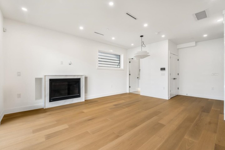 Photo 7 at 1 - 950 W 17th Avenue, Cambie, Vancouver West