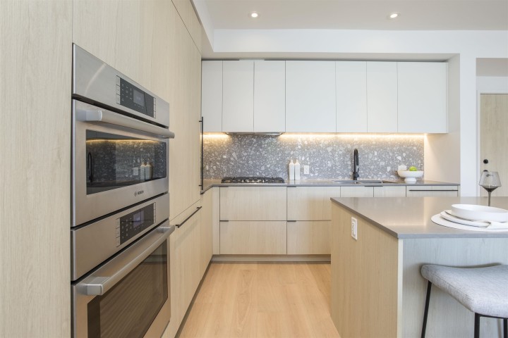 Photo 6 at PH522 - 2471 St. George Street, Mount Pleasant VE, Vancouver East