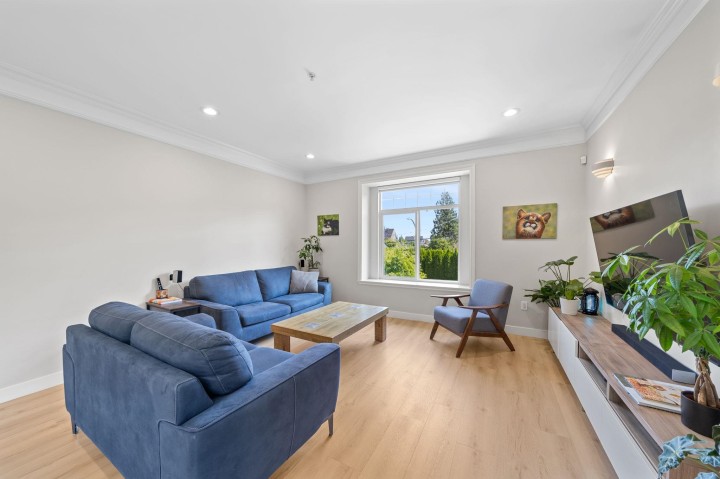 Photo 3 at 4273 Quebec Street, Main, Vancouver East