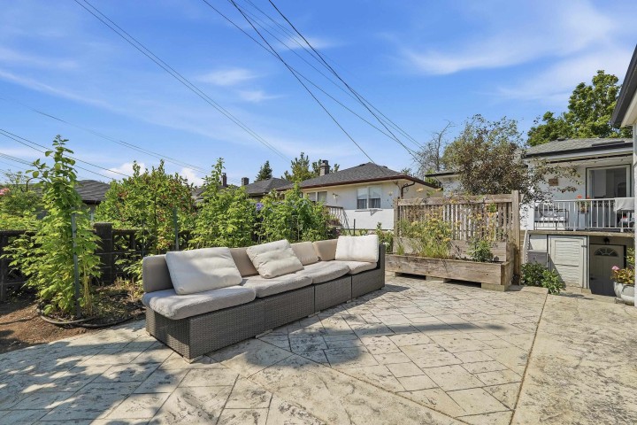 Photo 32 at 2640 Venables Street, Renfrew VE, Vancouver East