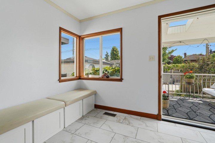 Photo 5 at 2640 Venables Street, Renfrew VE, Vancouver East