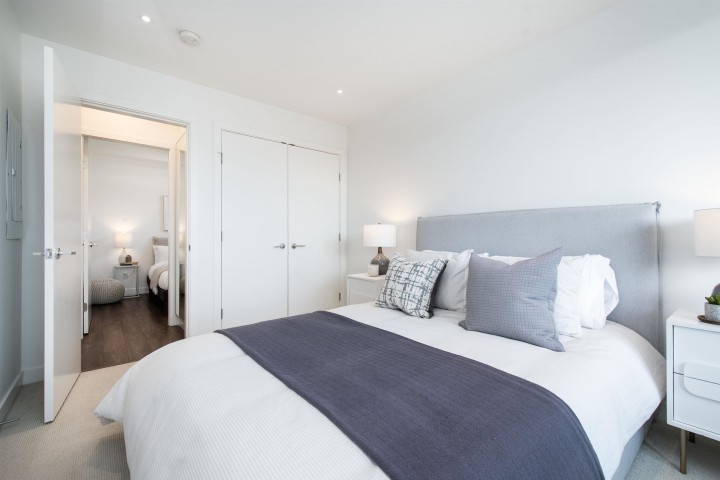 Photo 17 at 402 - 1061 Marine Drive, Norgate, North Vancouver