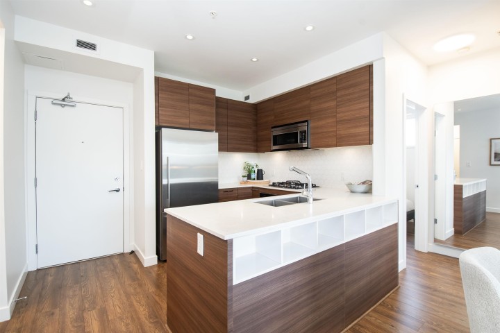 Photo 9 at 402 - 1061 Marine Drive, Norgate, North Vancouver