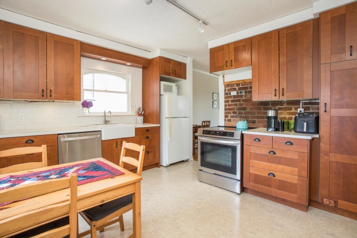 Photo 2 at 87 W 41st Avenue, Cambie, Vancouver West