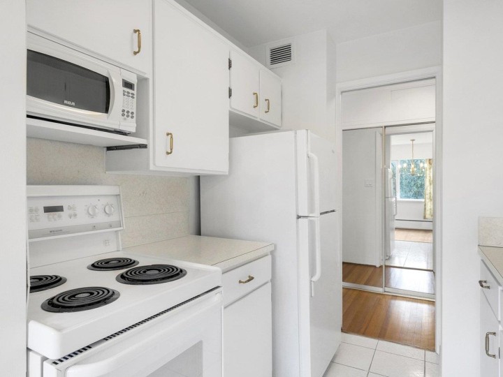 Photo 14 at 204 - 6026 Tisdall Street, Oakridge VW, Vancouver West