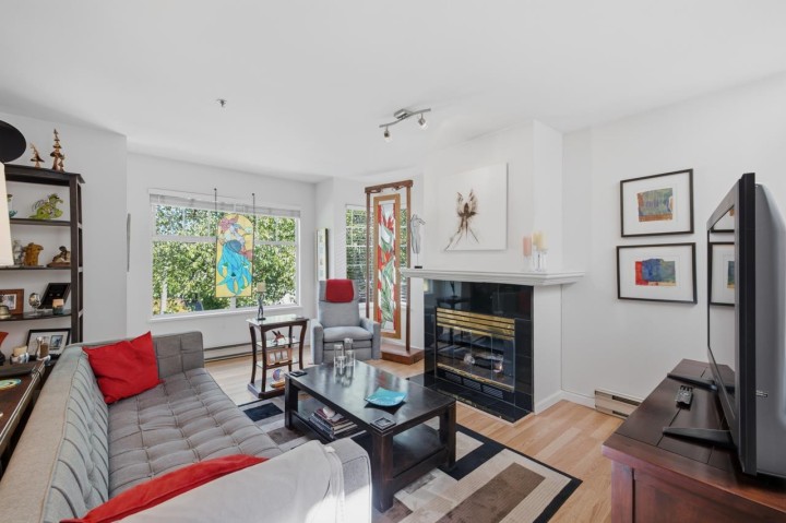 Photo 6 at 5 - 4149 Sophia Street, Main, Vancouver East