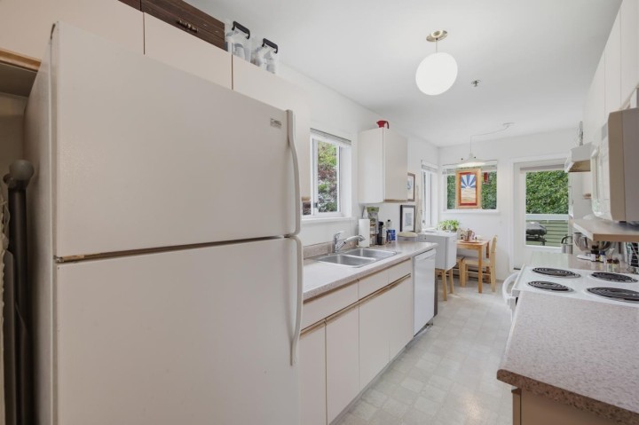 Photo 13 at 5 - 4149 Sophia Street, Main, Vancouver East