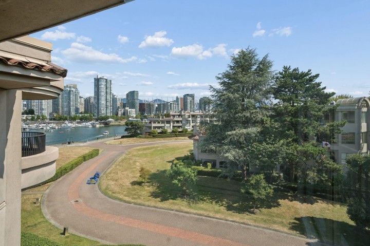 Photo 13 at 412 - 525 Wheelhouse Square, False Creek, Vancouver West
