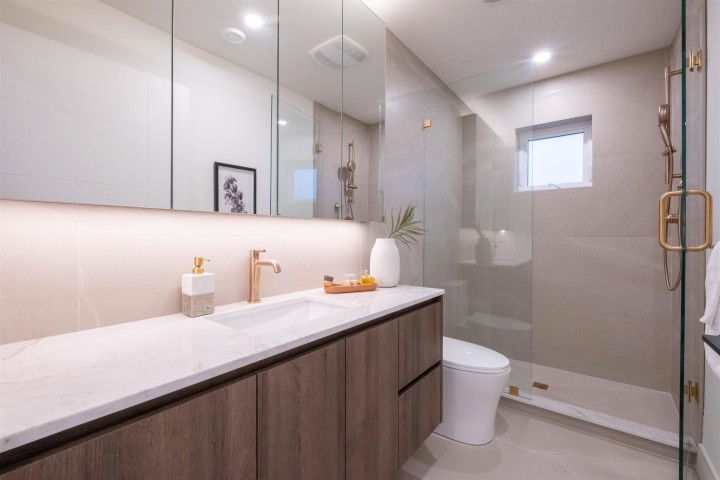 Photo 12 at 2665 E Pender Street, Renfrew VE, Vancouver East