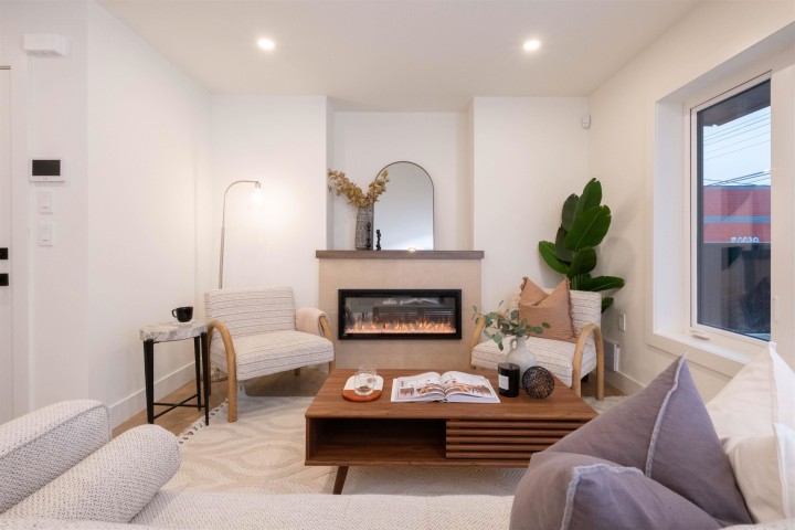 Photo 5 at 2665 E Pender Street, Renfrew VE, Vancouver East