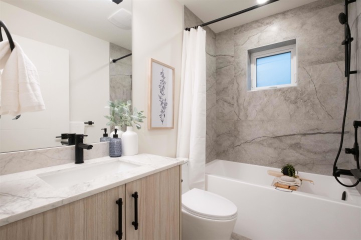 Photo 15 at 2665 E Pender Street, Renfrew VE, Vancouver East