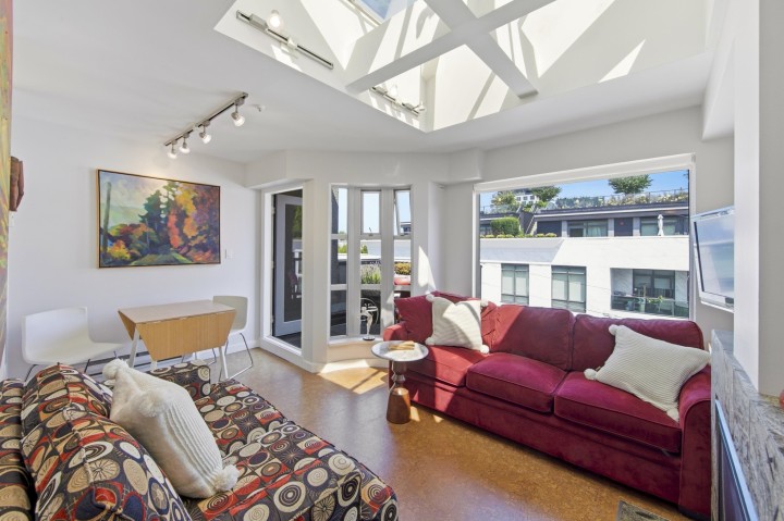 Photo 1 at 301 - 3673 W 11th Avenue, Kitsilano, Vancouver West