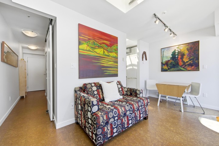 Photo 4 at 301 - 3673 W 11th Avenue, Kitsilano, Vancouver West