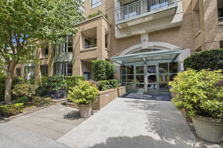 Photo 3 at 504 - 2288 Pine Street, Fairview VW, Vancouver West