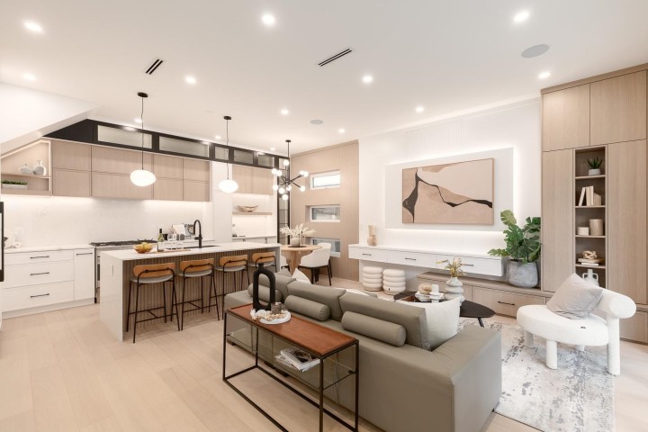 Photo 2 at 477 W 20th Avenue, Cambie, Vancouver West