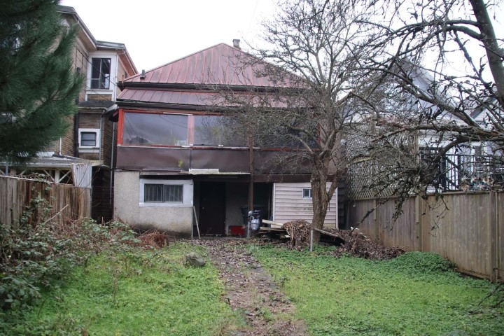 Photo 3 at 1127 Keefer Street, Strathcona, Vancouver East