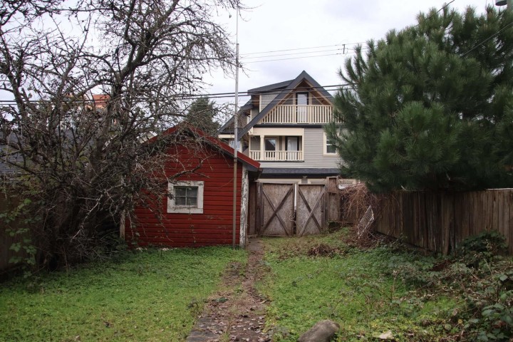 Photo 4 at 1127 Keefer Street, Strathcona, Vancouver East