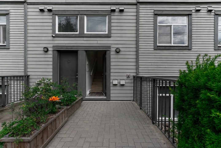 Photo 13 at 206 - 5632 Kings Road, University VW, Vancouver West