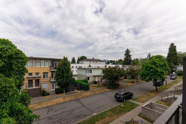 Photo 22 at 206 - 5632 Kings Road, University VW, Vancouver West
