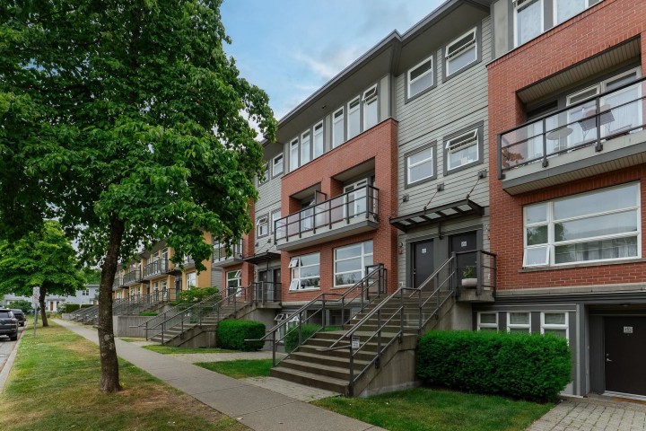 Photo 1 at 206 - 5632 Kings Road, University VW, Vancouver West
