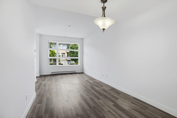 Photo 9 at 206 - 5632 Kings Road, University VW, Vancouver West