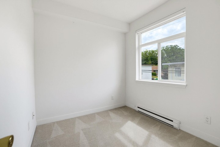 Photo 14 at 206 - 5632 Kings Road, University VW, Vancouver West