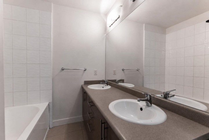 Photo 18 at 206 - 5632 Kings Road, University VW, Vancouver West